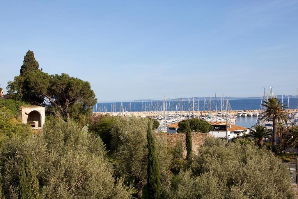 Hotel Baptistin Le Lavandou Exteriér fotografie